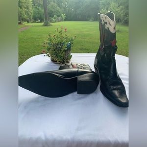 Red, White, and black cowboy boots size 9.5